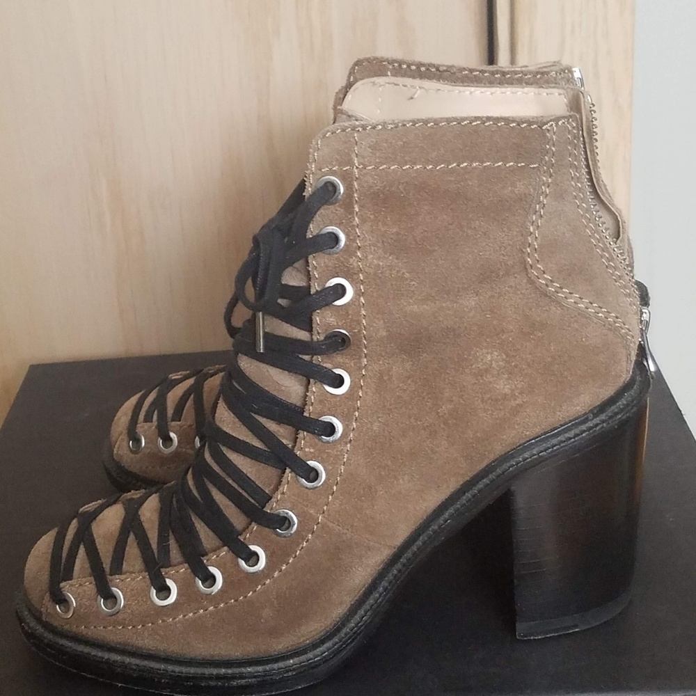 Elizabeth & James Terri Lace Up Boots 7